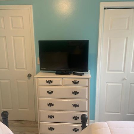Cheerful Two Bedroom House 1.5 Miles From Beach. Myrtle Beach Zewnętrze zdjęcie