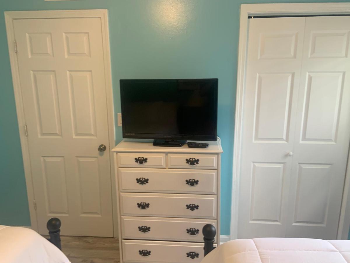 Cheerful Two Bedroom House 1.5 Miles From Beach. Myrtle Beach Zewnętrze zdjęcie